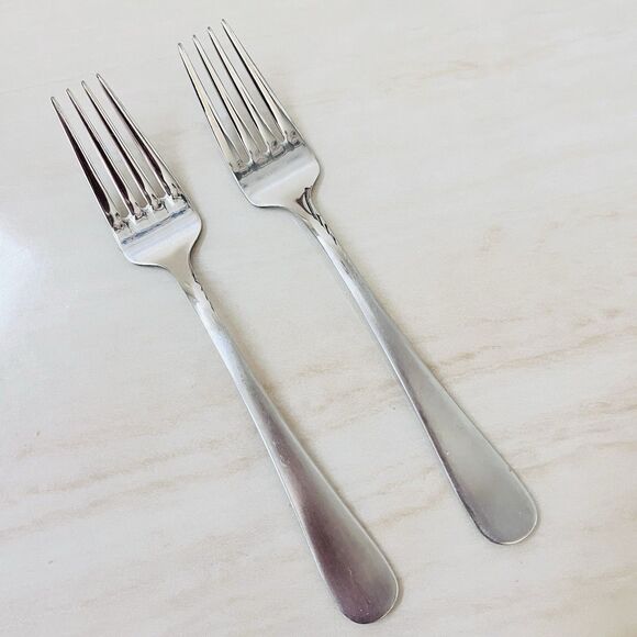 Lot of 4 MIKASA Symmetry-Sincerity Stainless Flatware 18/0 Glossy Plain Tips Up - Picture 5 of 8